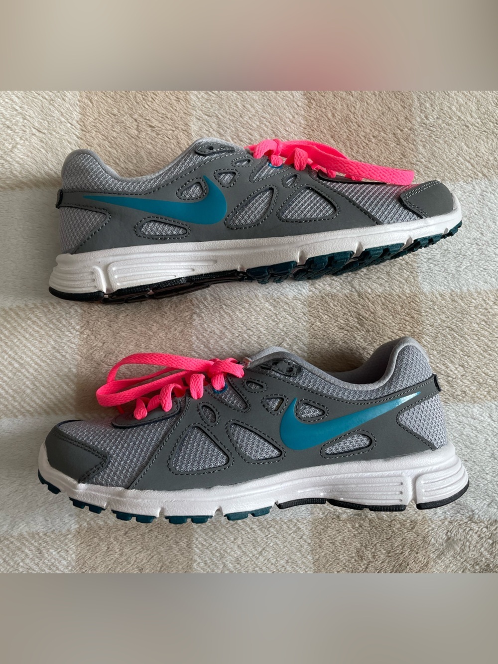 Nike Women’s 6.5 Gray Athletic Sneakers with Teal Swoosh and Pink Laces